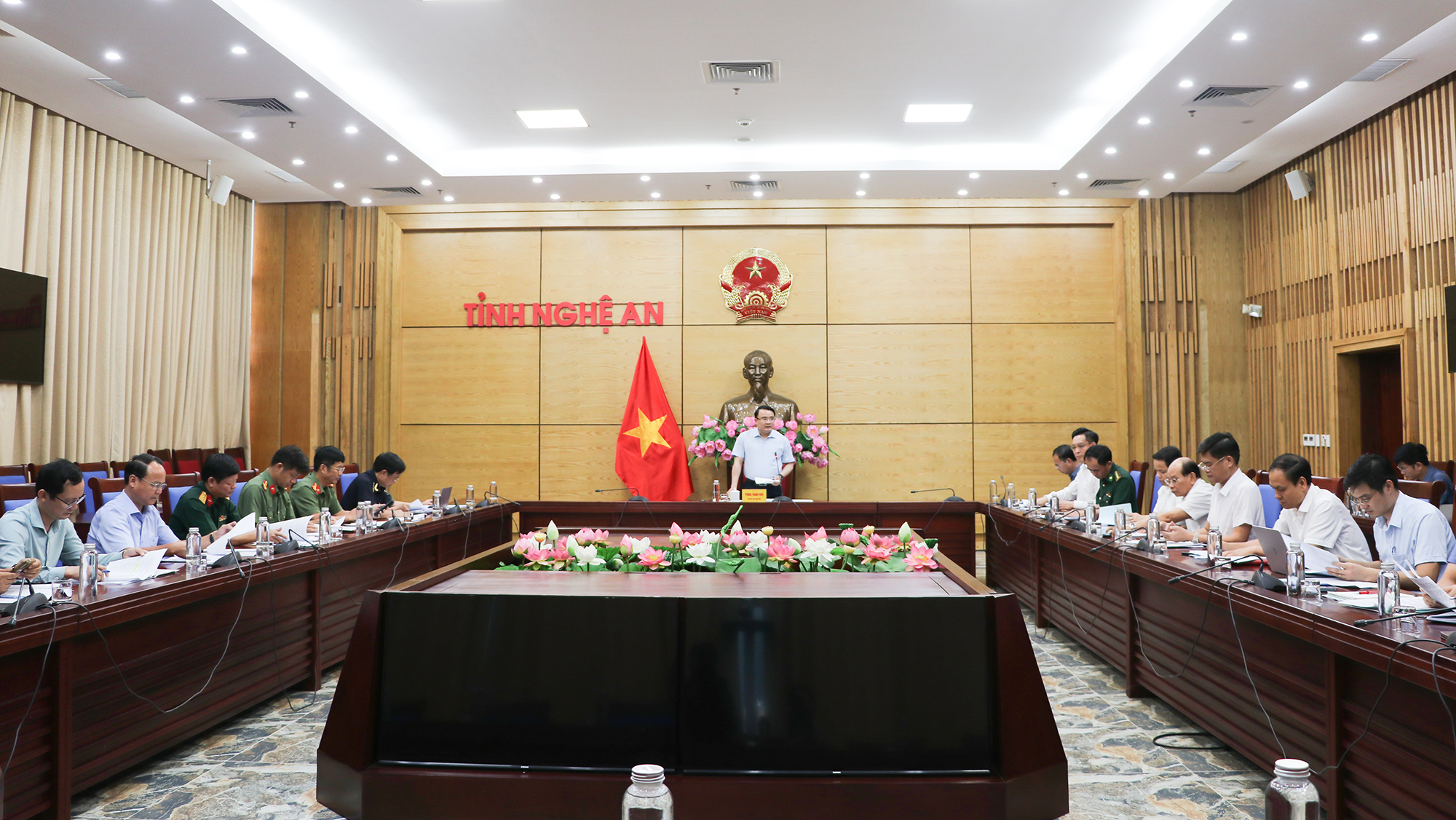 Anh-tin-bai
